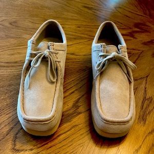 CLARKS ORIGINALS WALLABEE BOOTS - Size 8.5